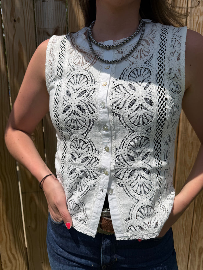Panhandle Slim Women's Ivory Lace Front Button Cropped Sleeveless Tank Top  LWN0S08836