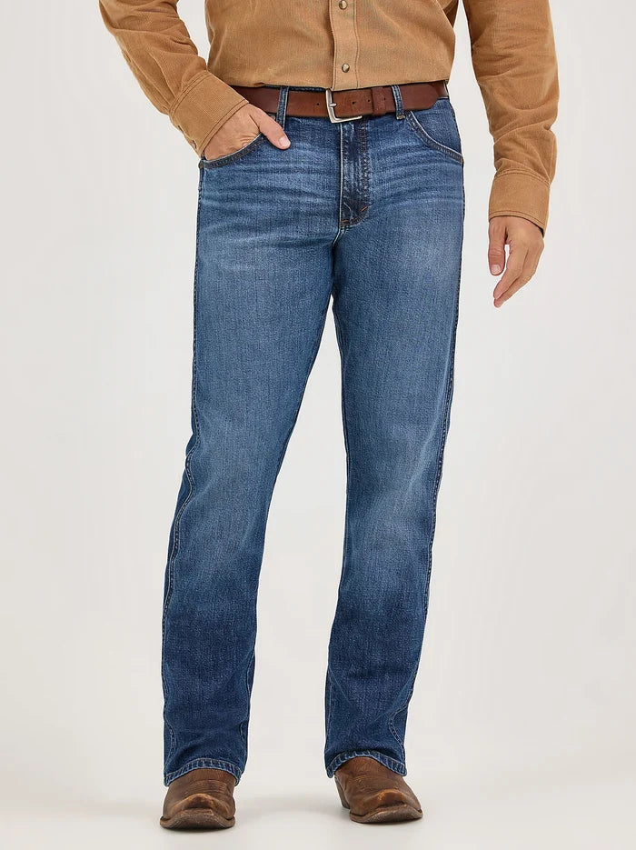 Wrangler Retro® Men’s Moore Medium Wash Slim Fit Bootcut Jeans 112370634