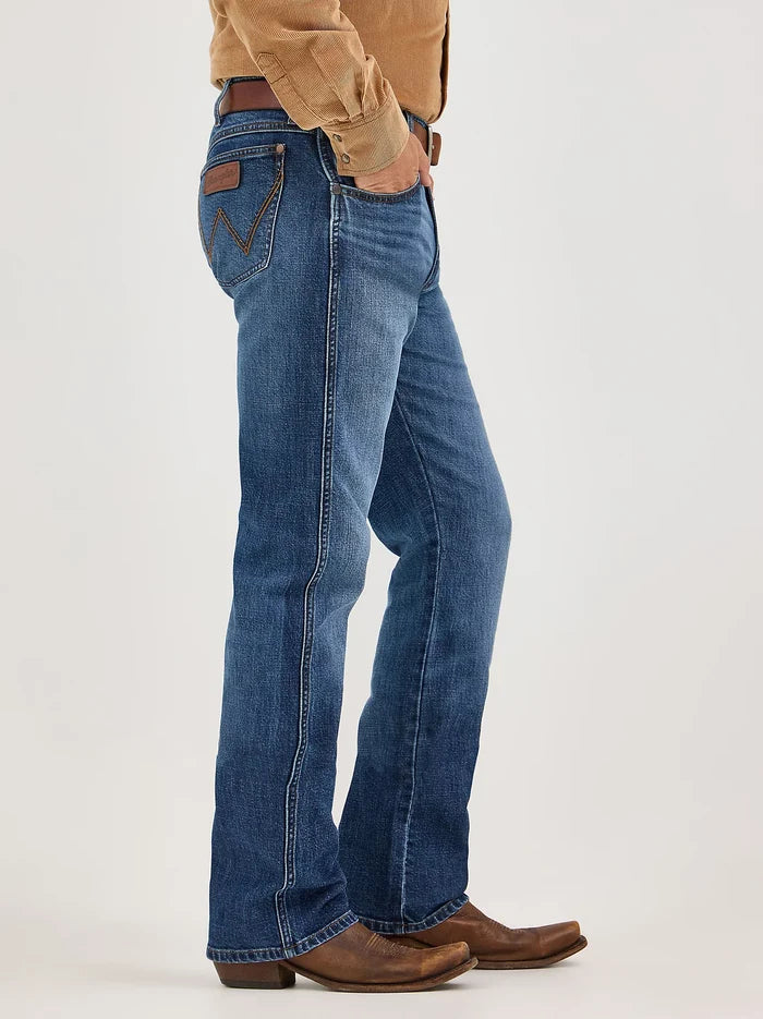 Wrangler Retro® Men’s Moore Medium Wash Slim Fit Bootcut Jeans 112370634